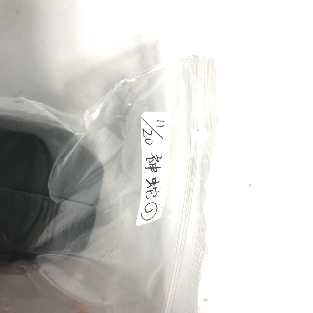 LOUIS VUITTON Black Pearl Leather Brooch - Picture 7 of 7